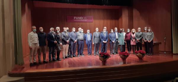 Foto de grupo del acto de distinciones